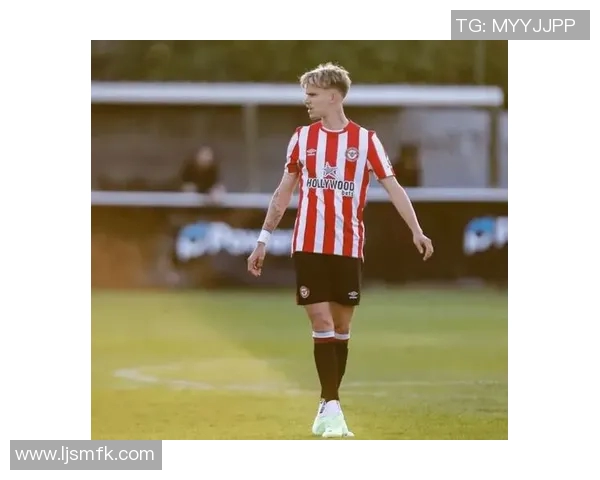 皮肤黑的足球明星们如何在绿茵场上展现自我魅力与实力