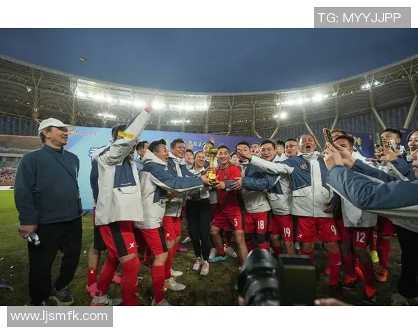 篮球球迷心目中的足球明星究竟是谁让他们如此追捧与热爱