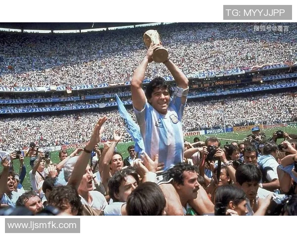 从贫困到辉煌足球明星背后的艰辛故事与奋斗历程